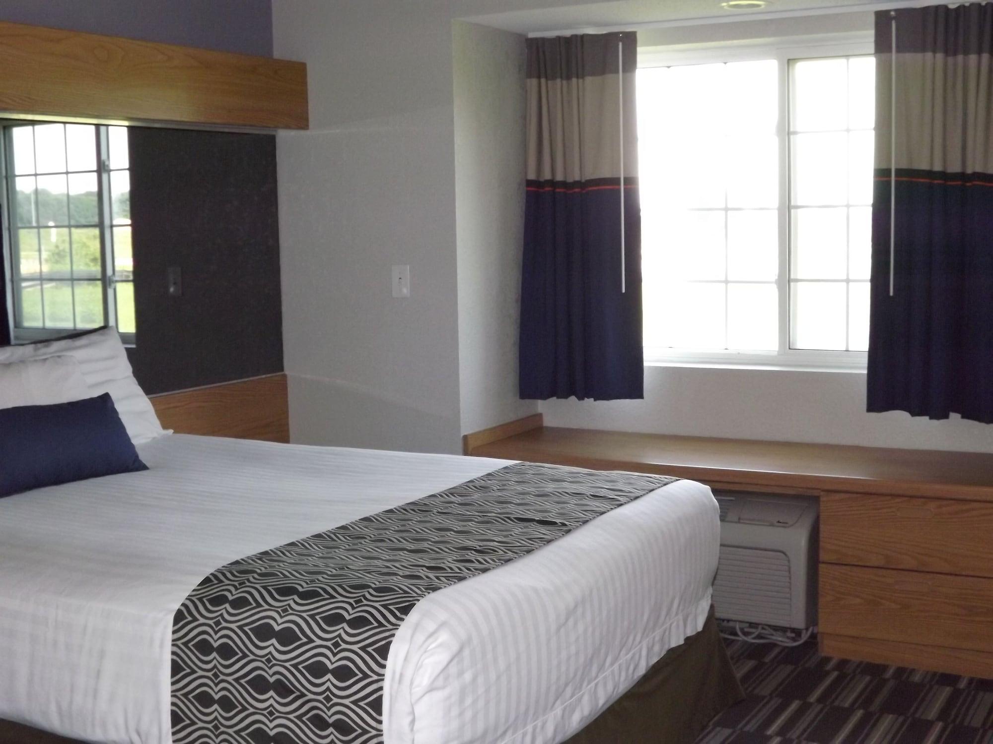 Microtel Inn And Suites - Ames Dış mekan fotoğraf