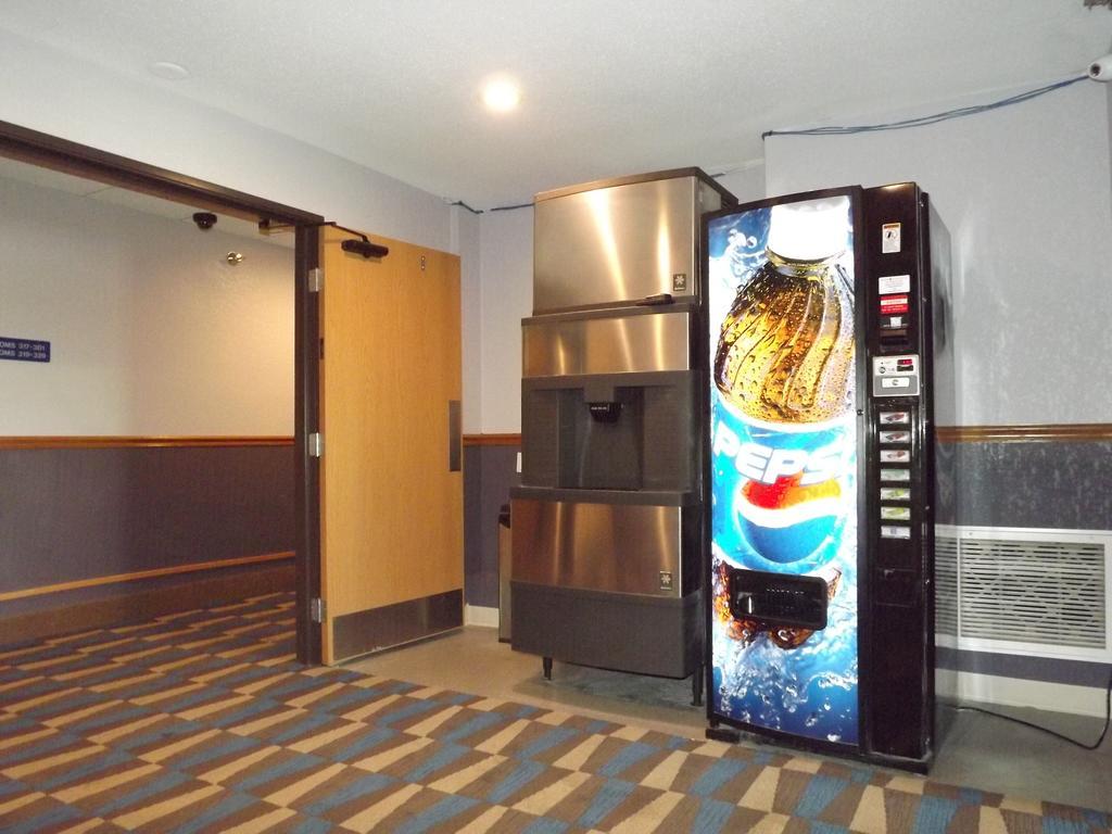 Microtel Inn And Suites - Ames Dış mekan fotoğraf